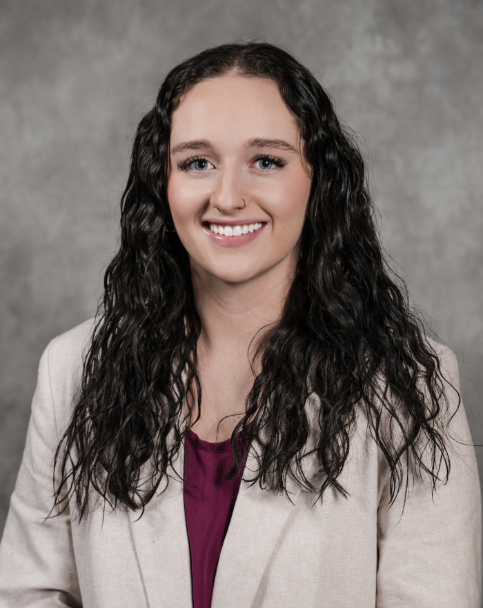Dana Laratta headshot